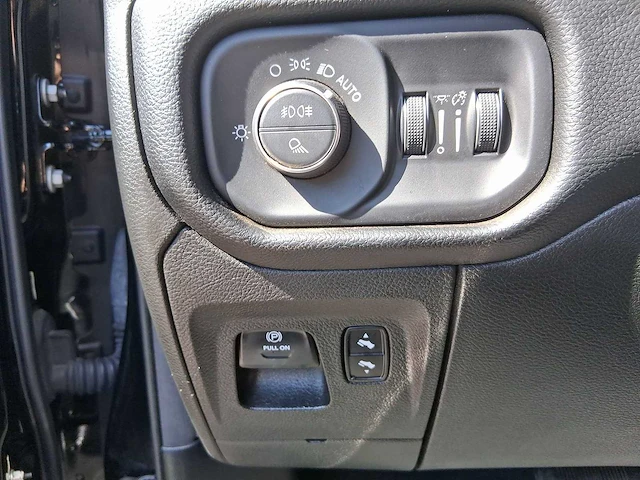 Dodge ram 1500 5.7 v8 4x4 cc big horn | v-576-tx - afbeelding 14 van  39