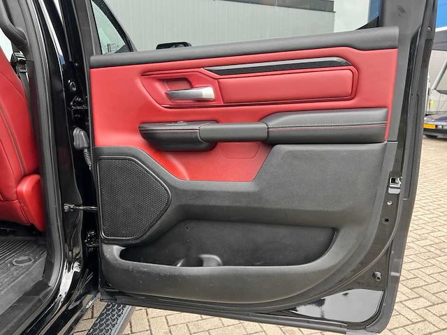 Dodge ram 1500 5.7 v8 4x4 crew cab limited 401pk 2018 bedrijfswagen, v-24-hpg - afbeelding 30 van  42