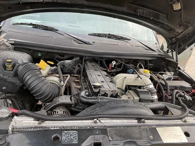 Dodge ram 2500 vliegtuigsleper - afbeelding 4 van  13