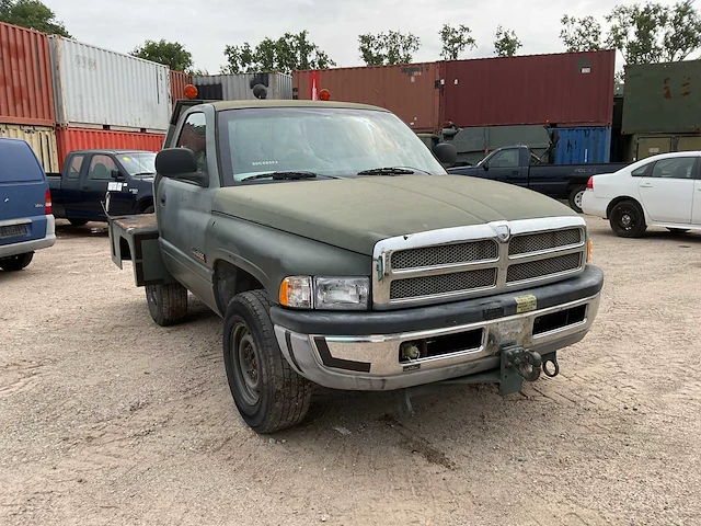 Dodge ram 2500 vliegtuigsleper - afbeelding 6 van  13