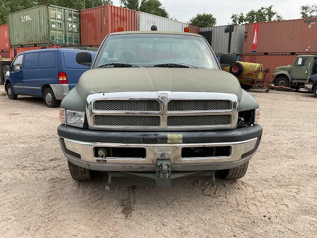 Dodge ram 2500 vliegtuigsleper - afbeelding 7 van  13