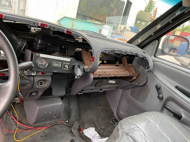 Dodge ram 2500 vliegtuigsleper - afbeelding 12 van  13
