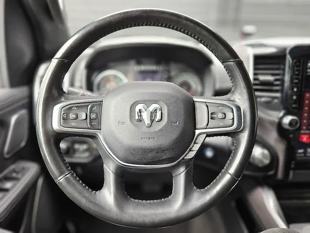 Dodge ram 5.7 v8 4x4 cc laramie limited vrf-90-z - afbeelding 16 van  48