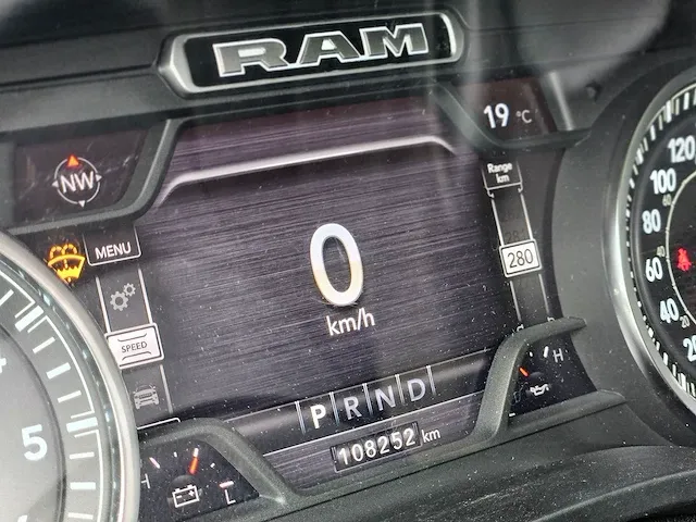 Dodge ram 5.7 v8 4x4 cc laramie limited vrf-90-z - afbeelding 18 van  48