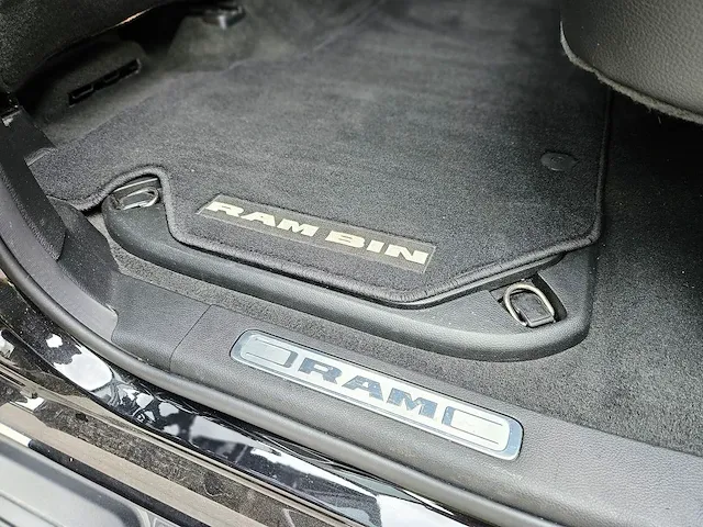 Dodge ram 5.7 v8 4x4 cc laramie limited vrf-90-z - afbeelding 21 van  48