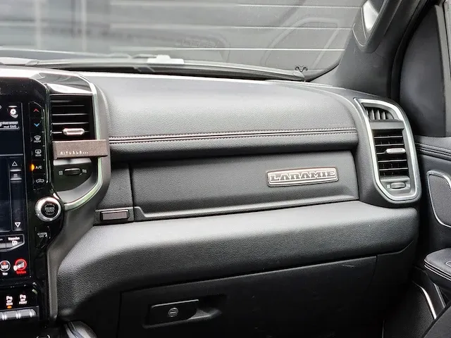 Dodge ram 5.7 v8 4x4 cc laramie limited vrf-90-z - afbeelding 27 van  48