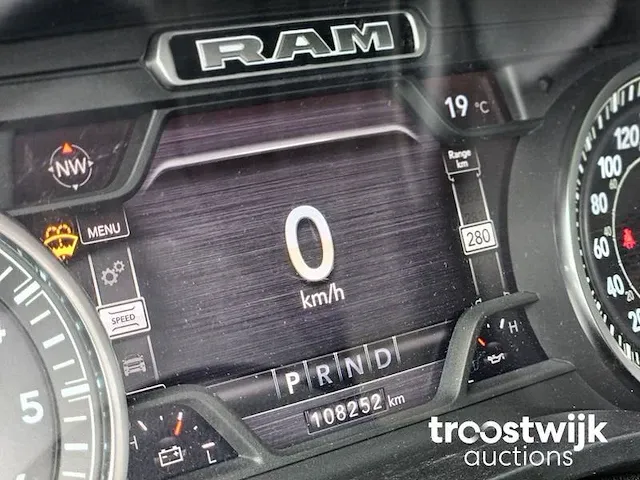 Dodge ram 5.7 v8 4x4 cc laramie limited vrf-90-z - afbeelding 18 van  48