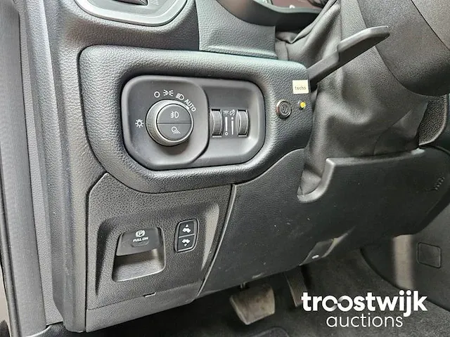 Dodge ram 5.7 v8 4x4 cc laramie limited vrf-90-z - afbeelding 22 van  48