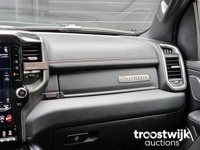 Dodge ram 5.7 v8 4x4 cc laramie limited vrf-90-z - afbeelding 27 van  48
