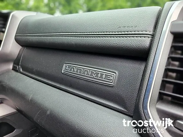 Dodge ram 5.7 v8 4x4 cc laramie limited vrf-90-z - afbeelding 39 van  48