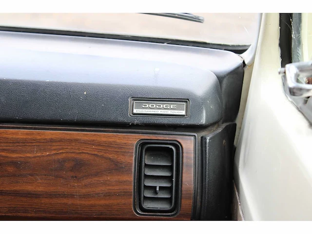 Dodge v8 lpg bedrijfswagen - afbeelding 14 van  32