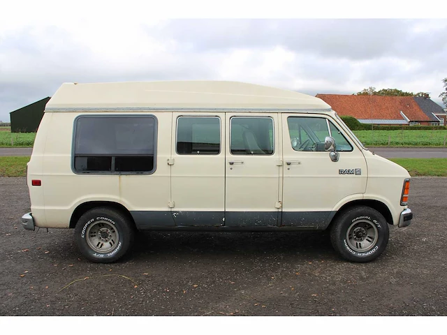 Dodge v8 lpg bedrijfswagen - afbeelding 23 van  32
