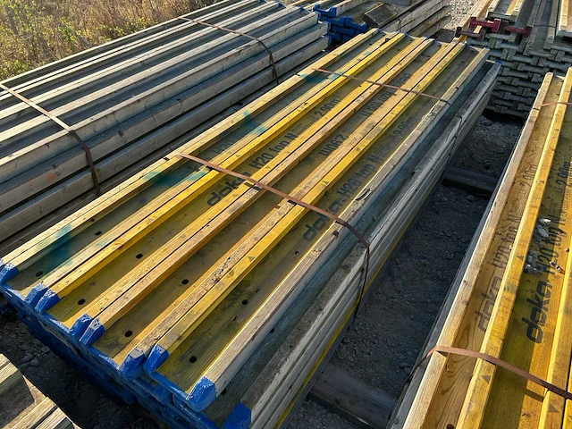 Doka partij bekistingsmateriaal - afbeelding 14 van  27