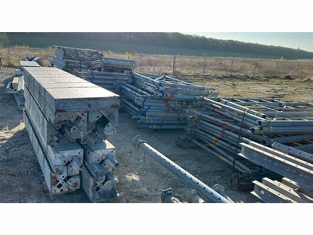 Doka partij bekistingsmateriaal - afbeelding 12 van  27