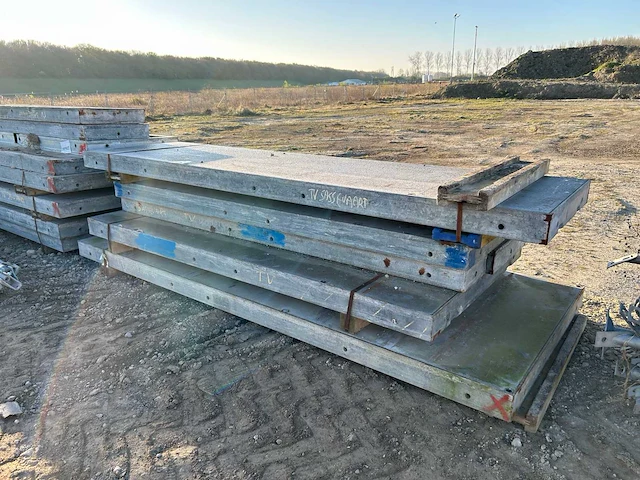Doka partij bekistingsmateriaal - afbeelding 21 van  27