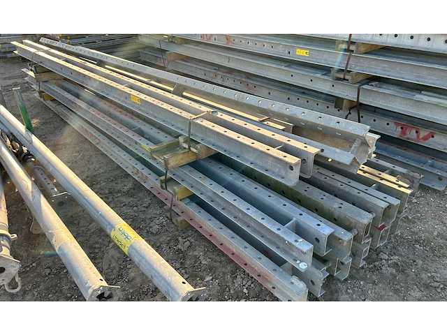 Doka partij bekistingsmateriaal - afbeelding 23 van  27