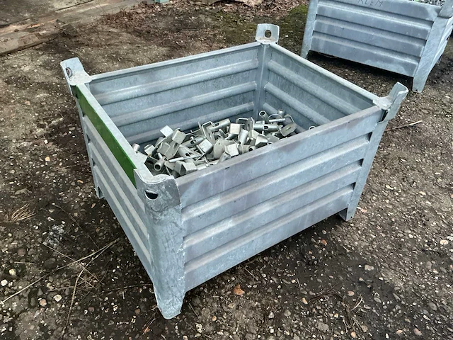 Dokau bevestigingsmateriaal steiger in gegalvaniseerde bak - afbeelding 1 van  5