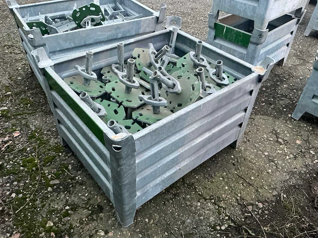 Dokau bevestigingsmateriaal steiger in gegalvaniseerde bak - afbeelding 1 van  5