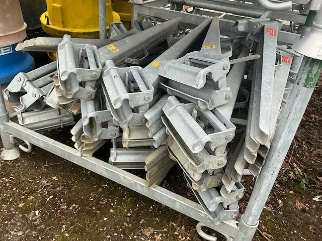 Dokau driepoot steiger (21x) - afbeelding 2 van  7