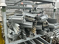 Dokau driepoot steiger (27x) - afbeelding 1 van  7
