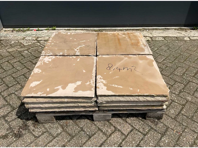 Dolfur natuursteen tuintegel - afbeelding 1 van  4