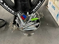 Dom perignon flessen display - afbeelding 4 van  7