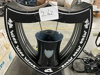 Dom perignon flessen display - afbeelding 5 van  7