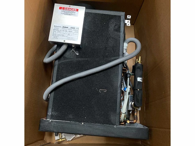 Dometic atv18hvz 18000 btu chilled water air handler 230v - 261300542 - afbeelding 1 van  2