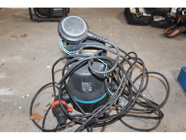 Dompelpomp gardena. - afbeelding 2 van  2