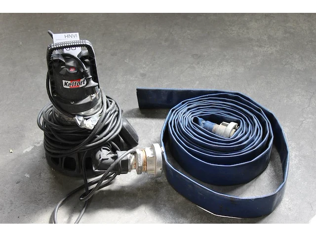 Dompelpomp kelfort qmax 320 liter/minuut met waterslang. maximale opvoerhoogte 11 meter. - afbeelding 1 van  2