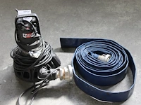 Dompelpomp kelfort qmax 320 liter/minuut met waterslang. maximale opvoerhoogte 11 meter. - afbeelding 1 van  2