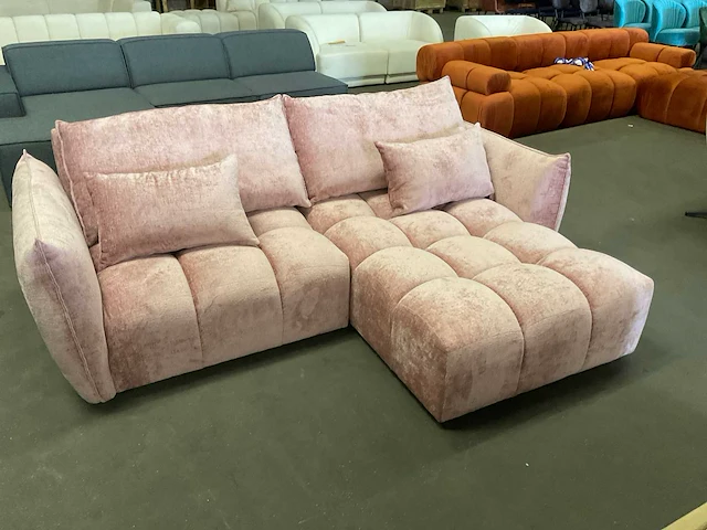 Dona mali - danya rechts - bankstel - afbeelding 5 van  12