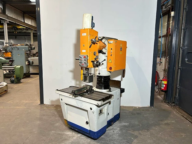 Donau - dr 32 - radiaalboormachine - afbeelding 1 van  9