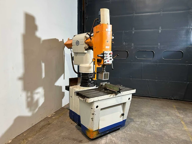 Donau - dr 32 - radiaalboormachine - afbeelding 2 van  9