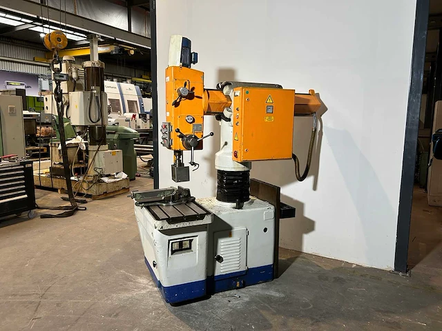 Donau - dr 32 - radiaalboormachine - afbeelding 3 van  9