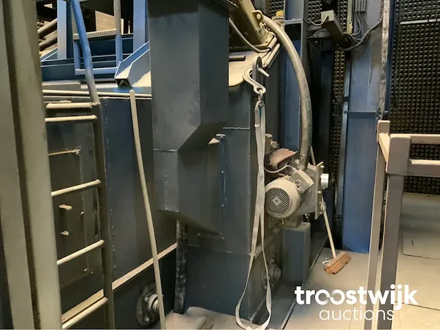 Doorvoer werpstraalmachine - afbeelding 15 van  18