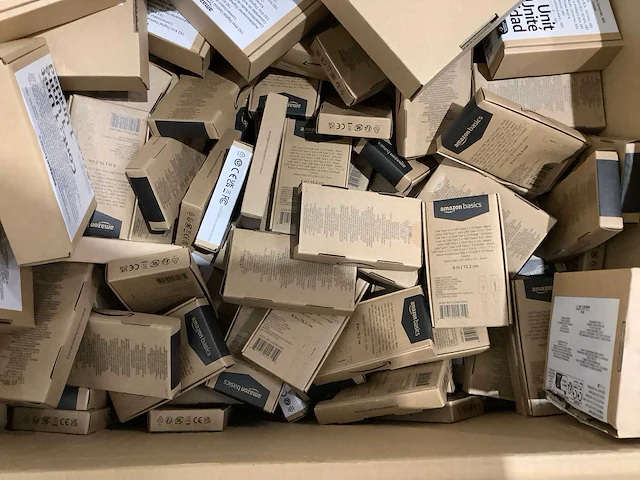 Doos amazon overstockgoederen - afbeelding 9 van  9