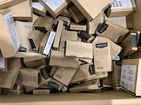 Doos amazon overstockgoederen - afbeelding 9 van  9