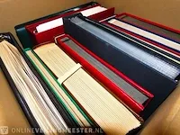 Doos getax € 7.400,00- € 8.550,00 , postzegelcollecties diverse landen