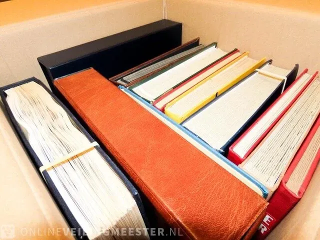 Doos getax € 7.800,00 - € 9.360,00 , postzegelcollecties diverse landen - afbeelding 2 van  9