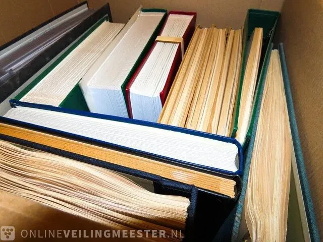 Doos getax € 9.070,00 - € 10.470,00 , postzegelcollecties diverse landen - afbeelding 5 van  8