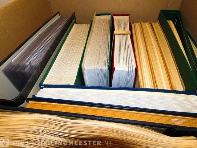 Doos getax € 9.070,00 - € 10.470,00 , postzegelcollecties diverse landen - afbeelding 6 van  8