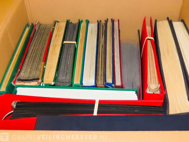 Doos getax € 9.425,00 - € 11.310,00 postzegelcollecties diverse landen - afbeelding 5 van  8