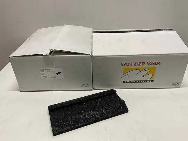 Doos met 14 rubber drukverdelers t.b.v. zonnepanelen (10x) - afbeelding 1 van  2