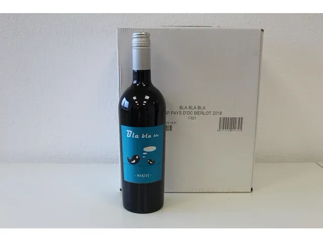 Doos met 6 flessen merlot bla bla bla. 75 cl. jaartal 2018. alc. 13,5%. vin de pays dóc languedoc frankrijk... - afbeelding 1 van  2