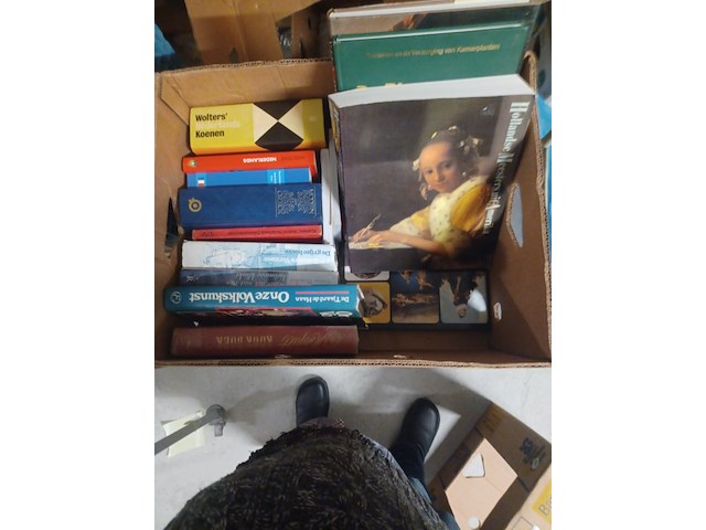 Doos met boeken uit inboedel van alles wat aantal 24 stuks. - afbeelding 2 van  5