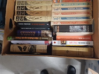 Doos met boeken uit inboedel van alles wat aantal 28 stuks - afbeelding 2 van  5