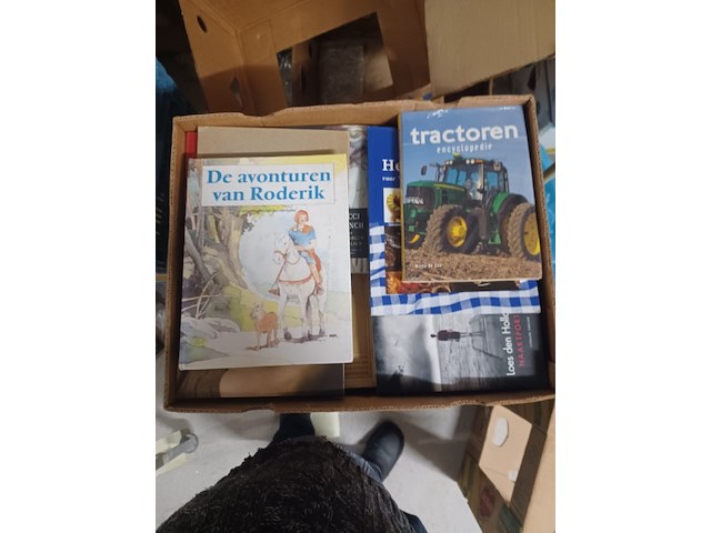 Doos met boeken uit inboedel van alles wat aantal 29 stuks - afbeelding 3 van  3