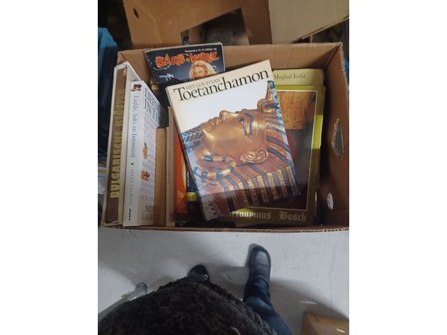 Doos met boeken uit inboedel van alles wat aantal 37 stuks - afbeelding 2 van  5