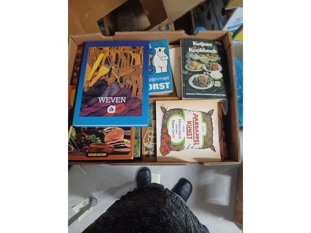 Doos met boeken uit inboedel van alles wat aantal 50 stuks - afbeelding 1 van  7